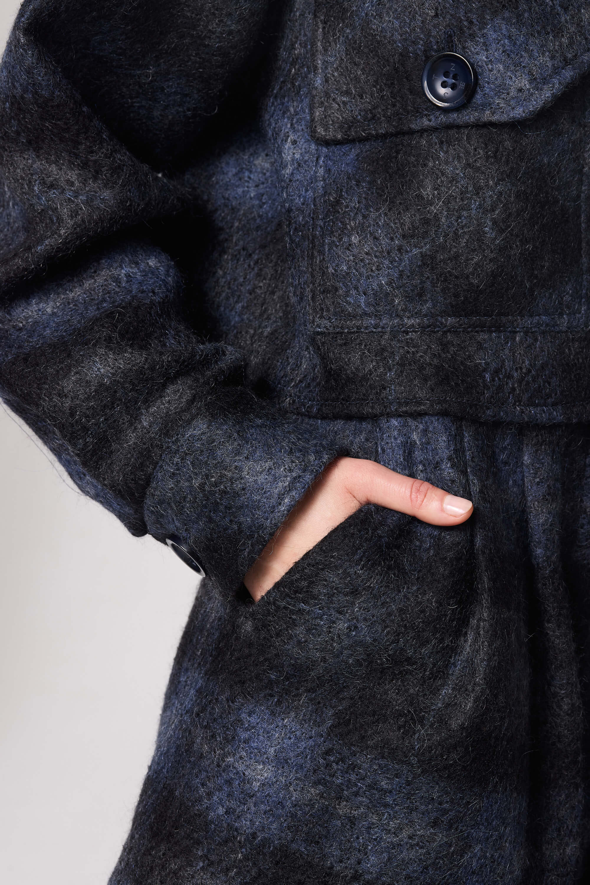 PLISSÉ SHORTS OBSIDIAN