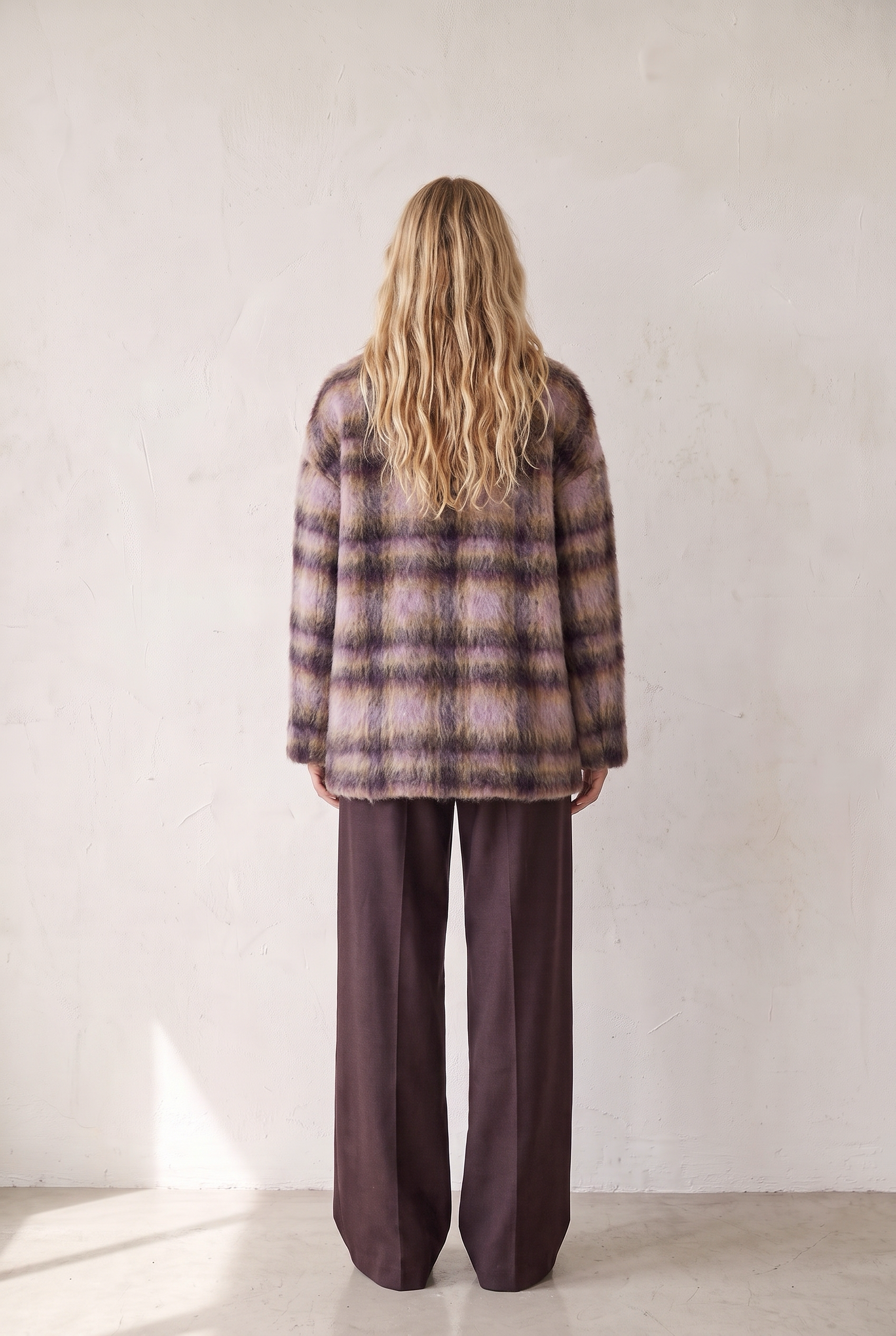 BARBARA JACKET HEATHER - back view of the oversized check jacket
