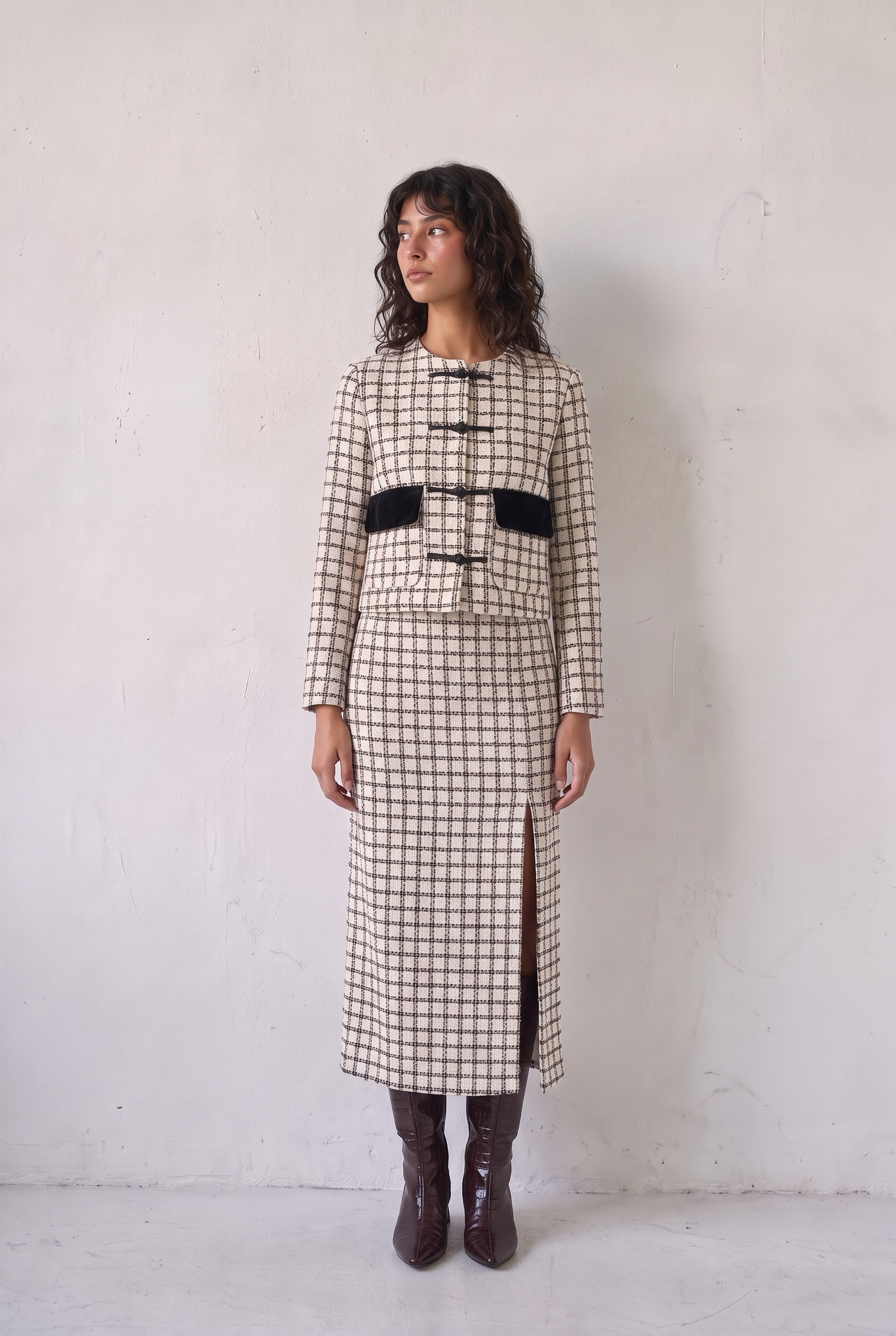 TISSAGE VEST ECRU - full look with the cream boucle blazer and skirt