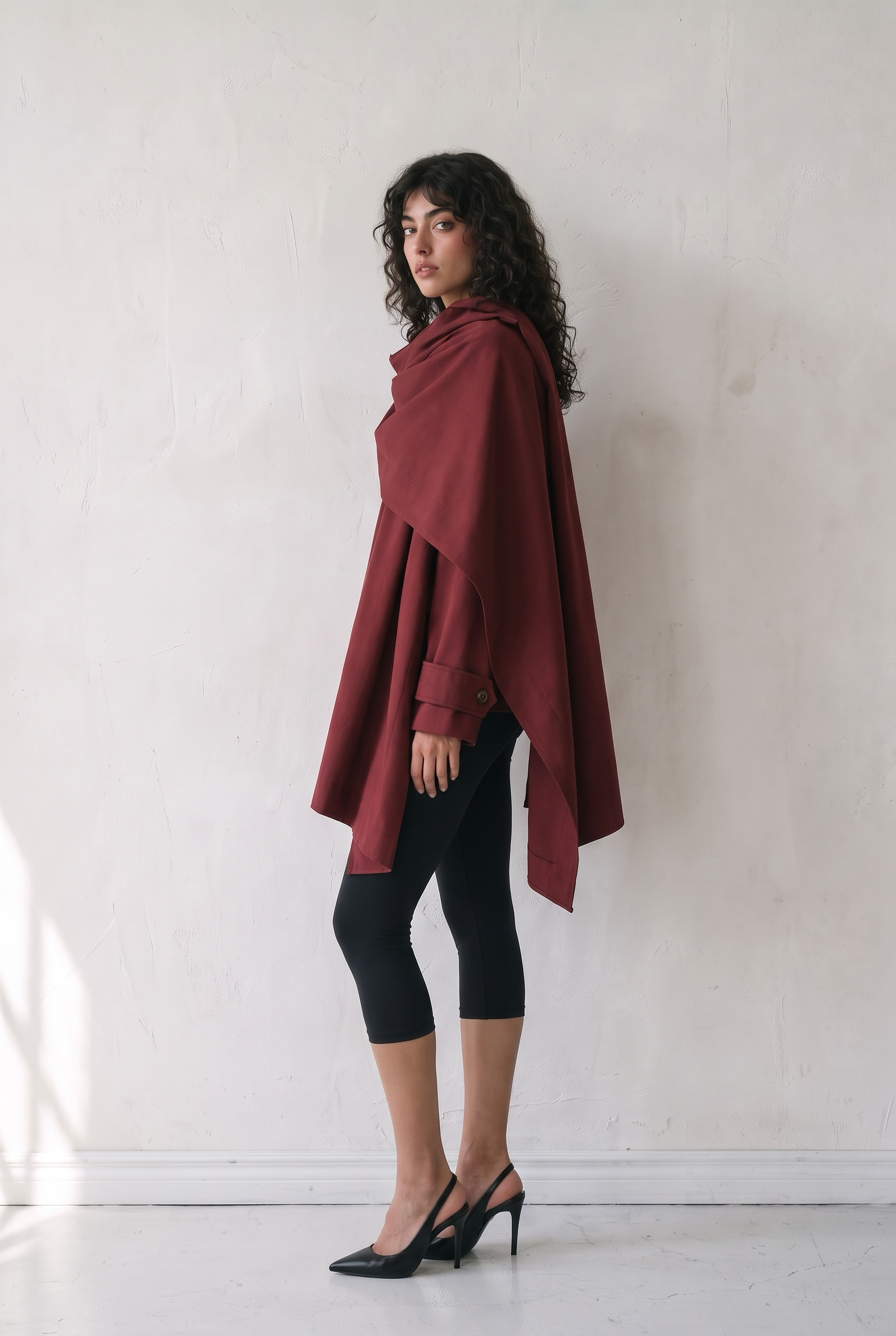 ÉCHARPE TRENCH JACKET BRAISE - side view with the scarf