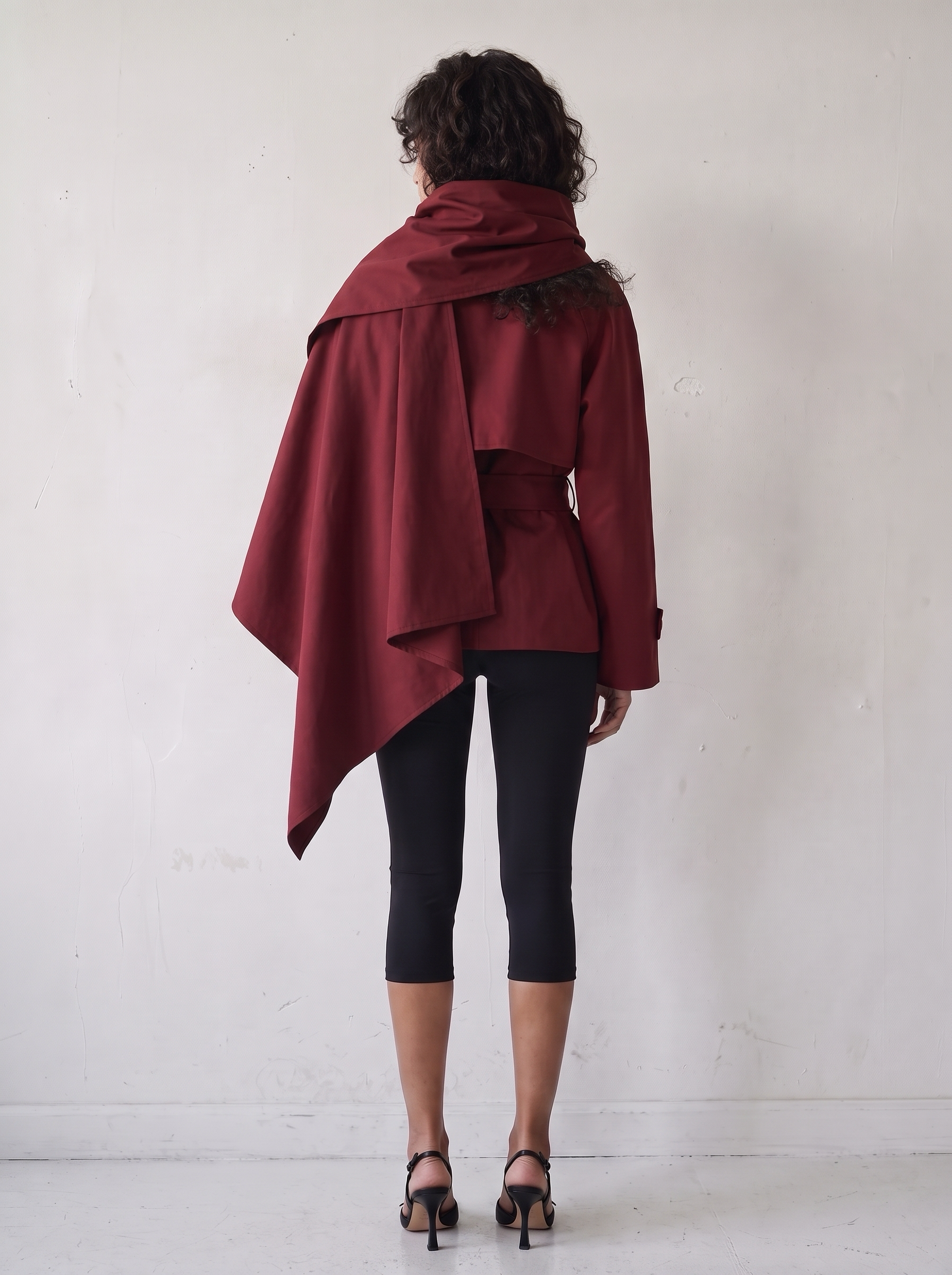 ÉCHARPE TRENCH JACKET BRAISE - back view with the scarf