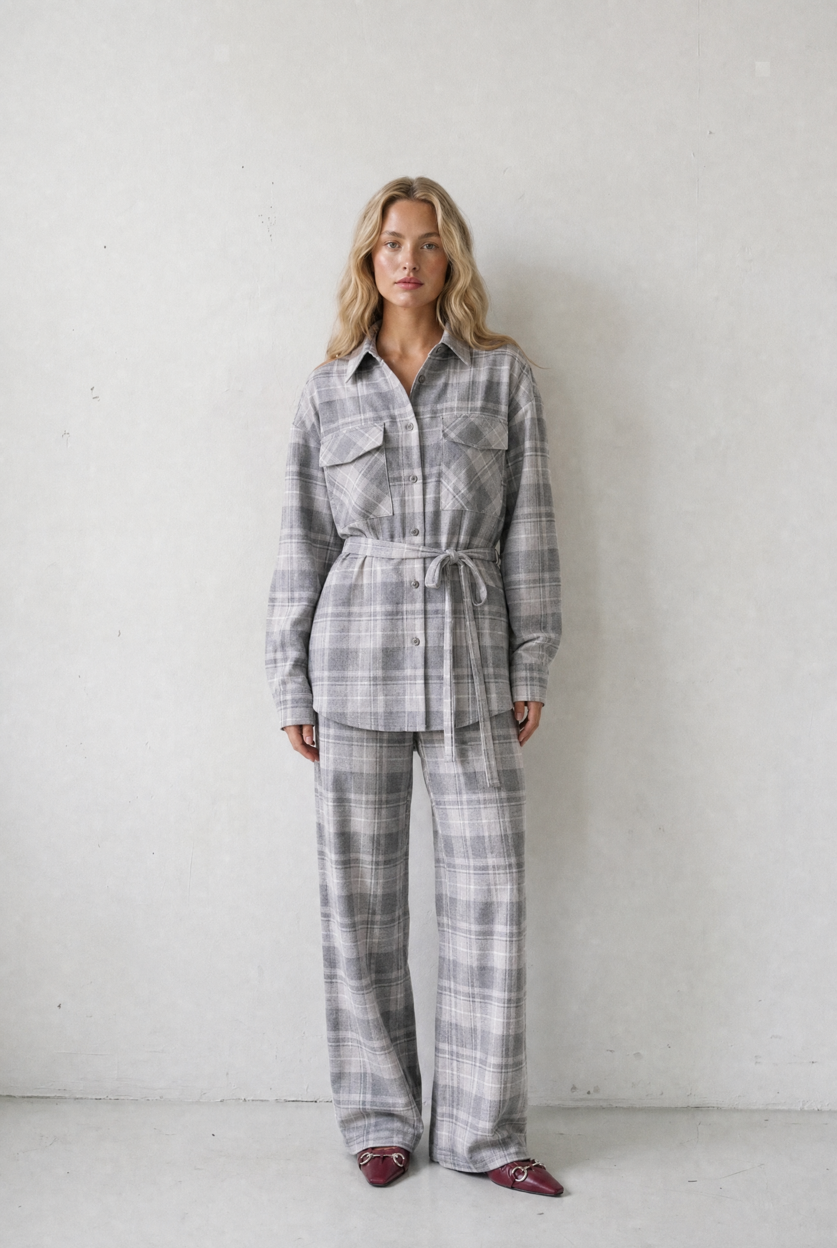 PANACHE SHIRT JACKET TARTAN GRIS - grey wool check shirt jacket with the belt tied at the waist