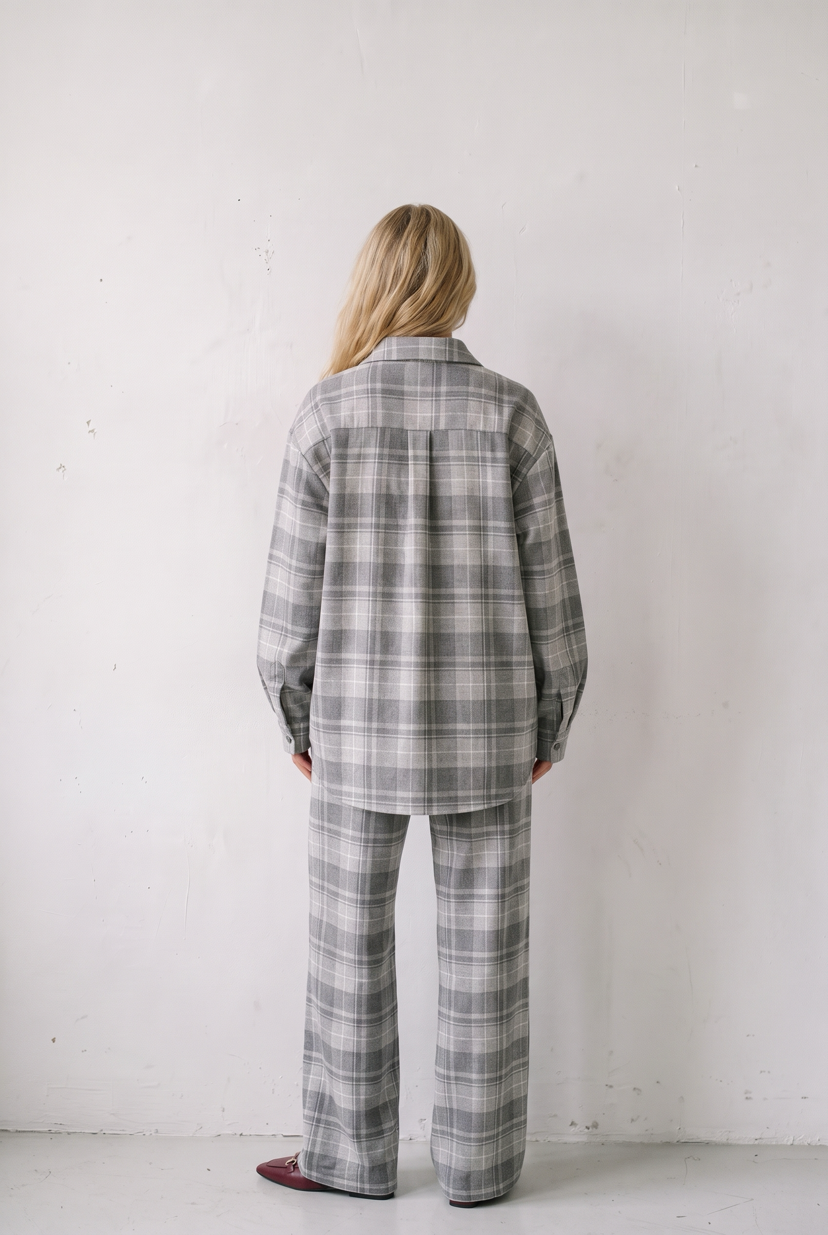 PANACHE SHIRT JACKET TARTAN GRIS - back view of the oversized wool check shirt jacket